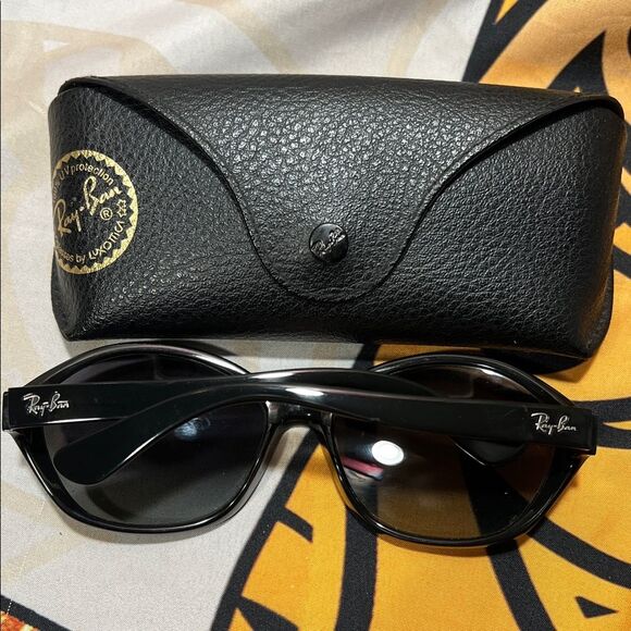 Ray-Ban Glossy Black Women\'s Sunglasses - RB 4164 main image 12